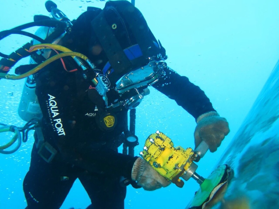 Aqua Port diver performing an underwater repair